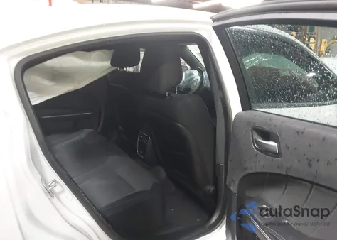 2015 Dodge Charger Sxt z USA, uszkodzony, nr VIN 2C3CDXJG2FH766021